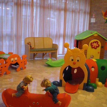 Hotel Hiki 3 Superior Bibione Kültér fotó