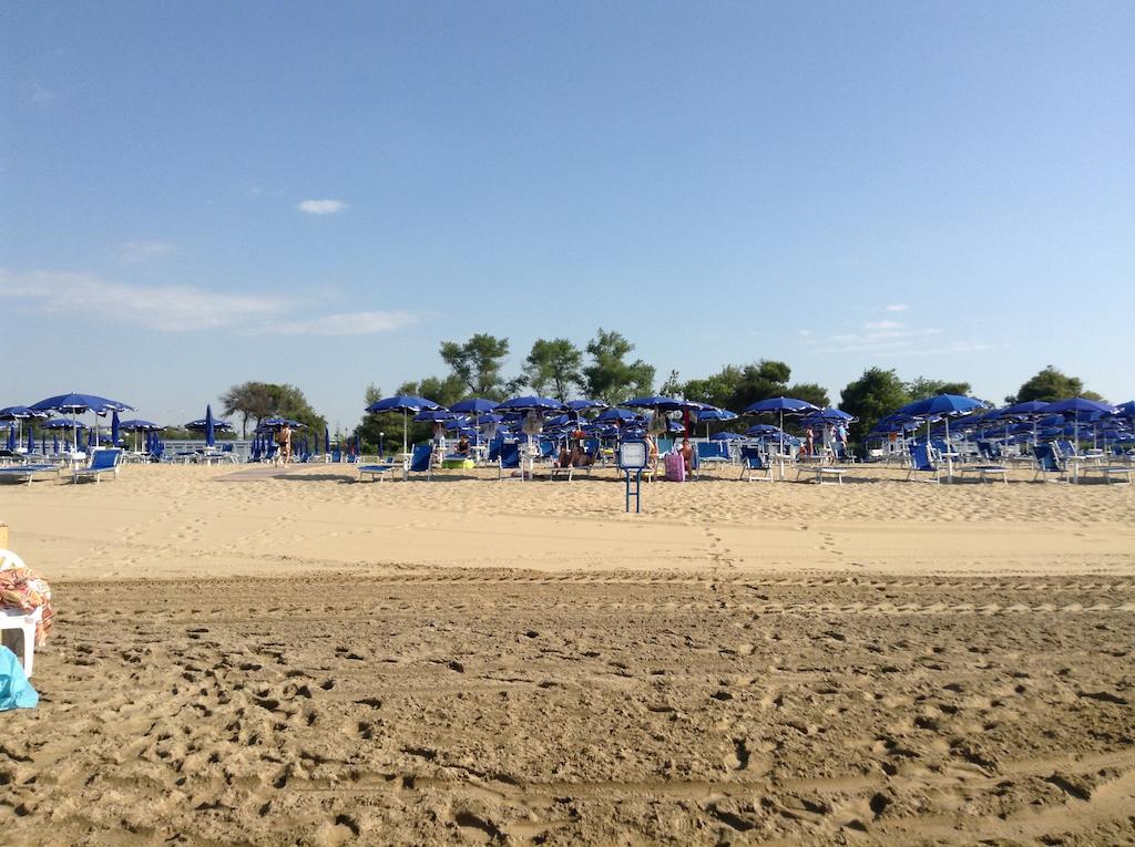 Hotel Hiki 3 Superior Bibione Kültér fotó