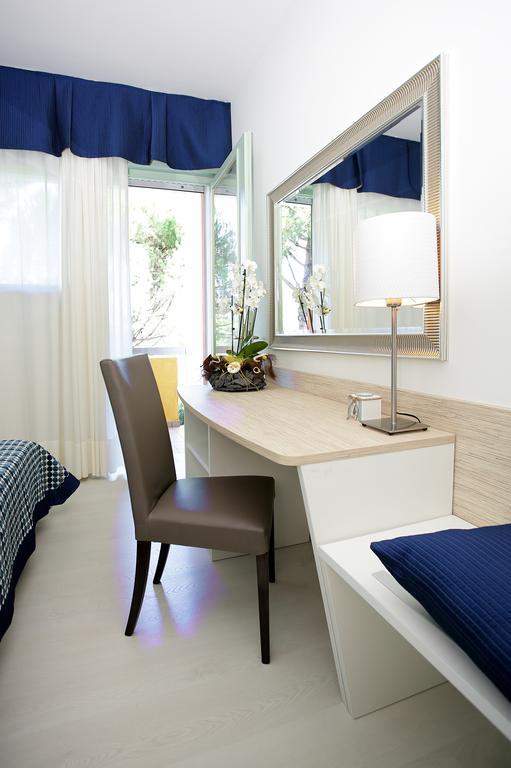 Hotel Hiki 3 Superior Bibione Kültér fotó