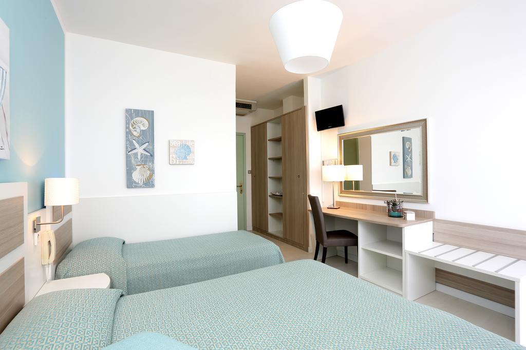 Hotel Hiki 3 Superior Bibione Kültér fotó