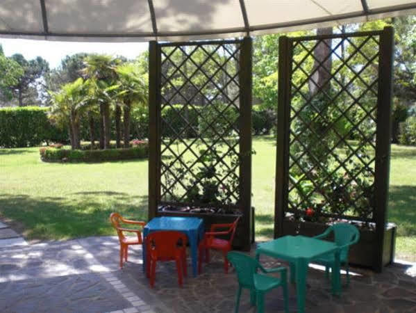 Hotel Hiki 3 Superior Bibione Kültér fotó