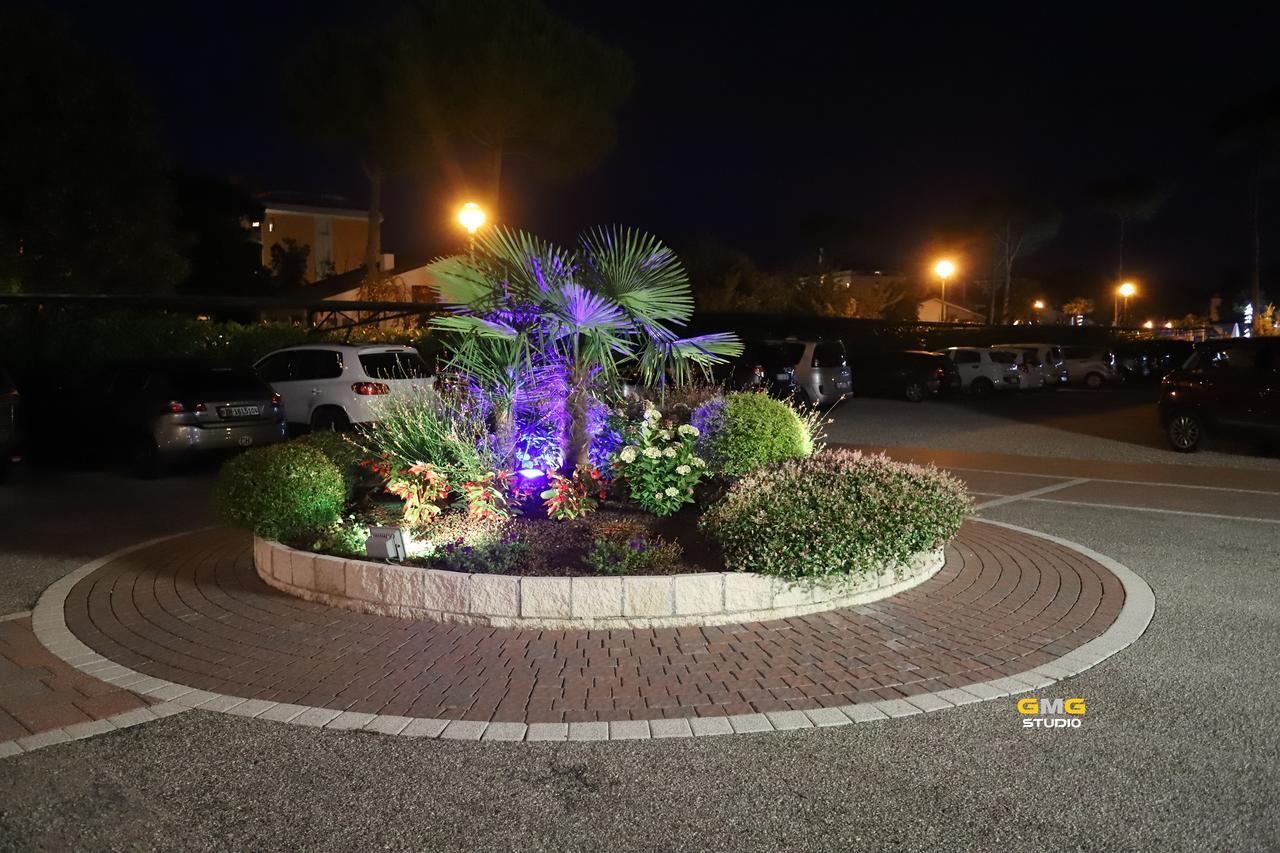Hotel Hiki 3 Superior Bibione Kültér fotó